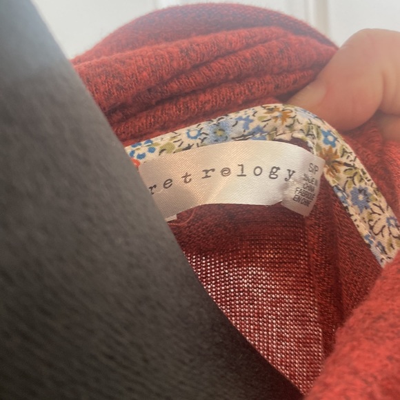 Retrology Fall Lagenlook Shabby Chic Asymmetrical Side Button Cowl Neck Fall Top - Picture 4 of 5